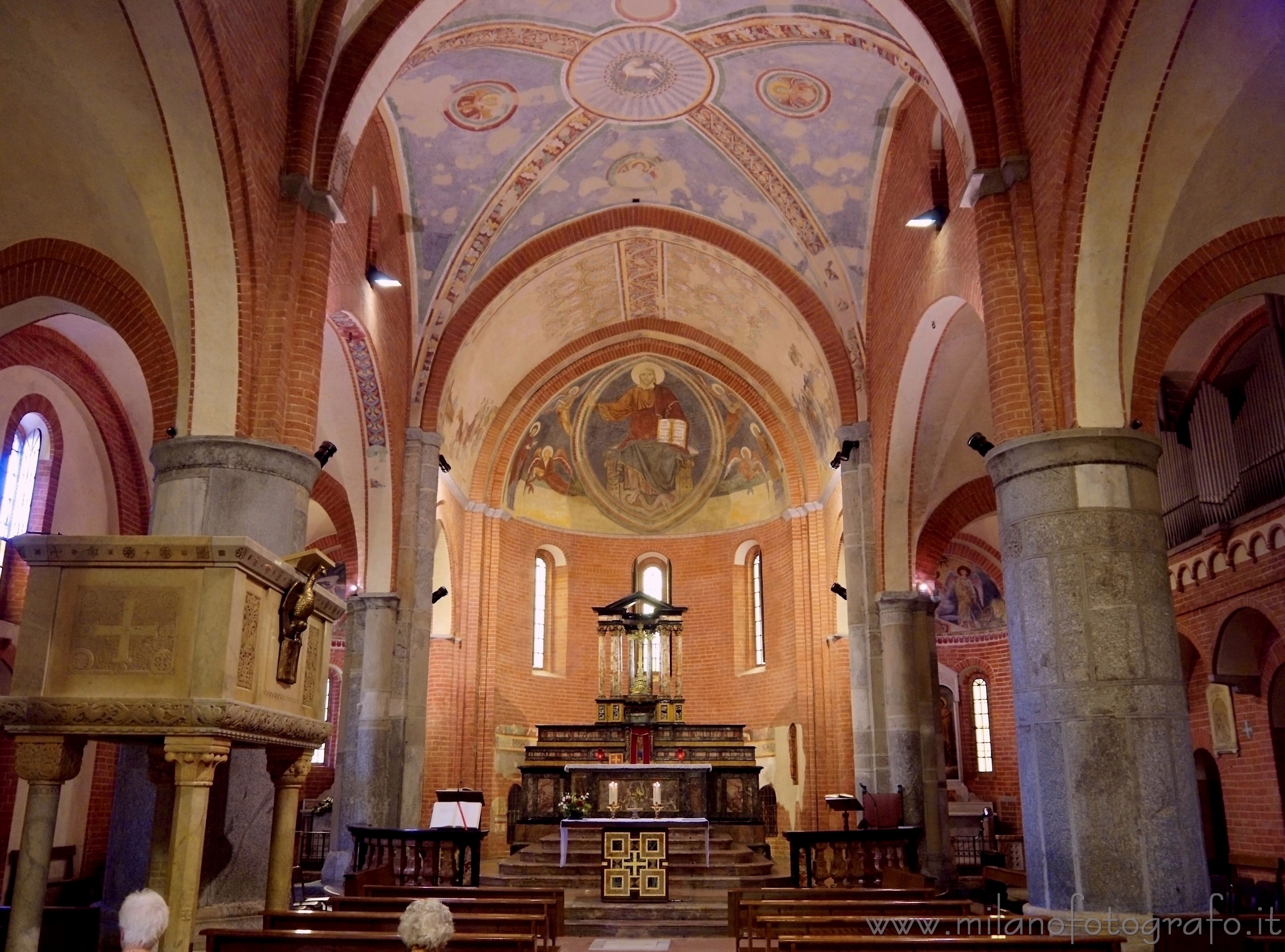 Milano - Interno della Chiesa di Santa Maria Rossa in Crescenzago